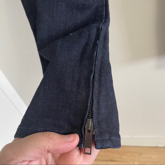 Burberry Women's Skinny Jeans - Dark Blue - Picture 13 of 15